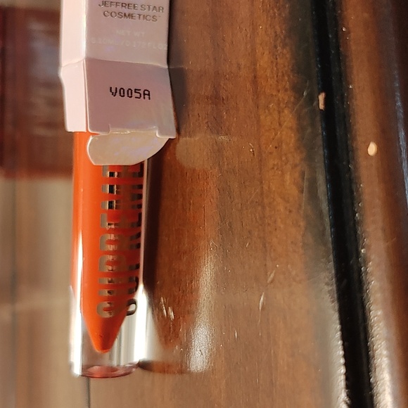 Everybody knows supreme gloss Jeffree star - Picture 4 of 5